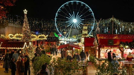 Magia, zapach pierników i świateł tysiące – dlaczego warto odwiedzić jarmarki świąteczne w Polsce?